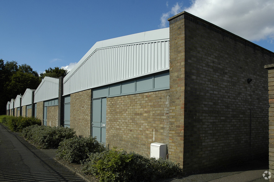 7-12 Wedgwood Gate, Stevenage à louer - Photo de l’immeuble – Image 2 sur 3