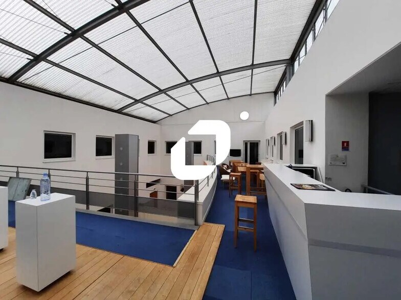 16 Bis Avenue Du Québec, Villebon-sur-Yvette à louer - Photo de l’immeuble – Image 3 sur 18