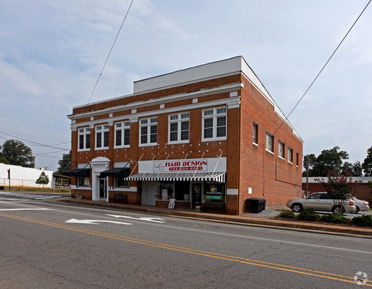 101 E 1st St, Lowell, NC à vendre - Photo de l’immeuble – Image 3 sur 5