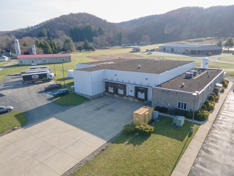 1135 Industrial Park Rd, Vandergrift, PA à vendre - Photo de l’immeuble – Image 3 sur 10