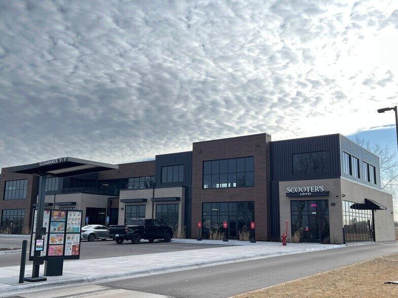 2180 105th N ave, Blaine, MN à vendre - Photo de l’immeuble – Image 2 sur 3