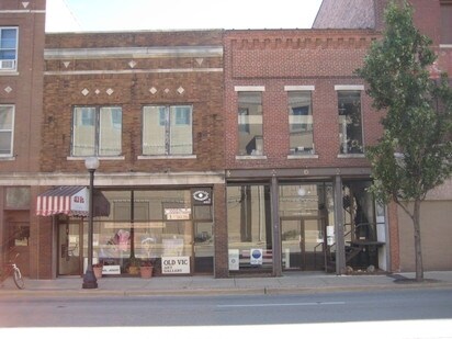 9 E University Ave, Champaign, IL à louer Photo principale– Image 1 sur 4