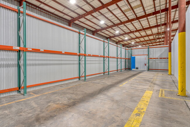 Plus de détails pour 5806 N 53rd St, Tampa, FL - Industriel/Logistique à louer