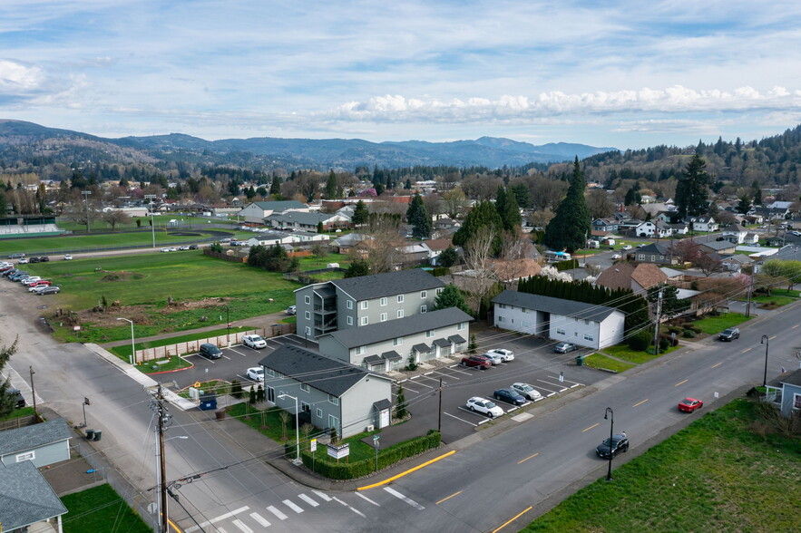 560 Bozarth Ave, Woodland, WA à vendre - Photo de l’immeuble – Image 1 sur 20