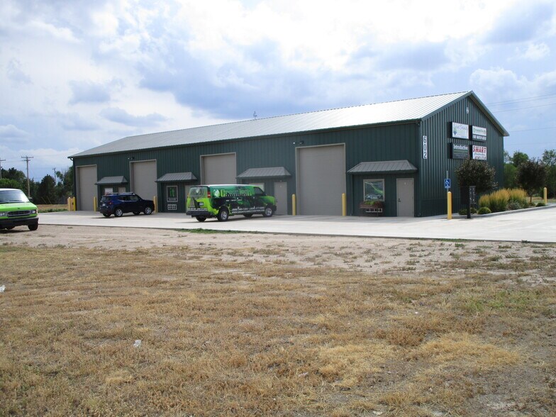 602 W Mary St, Garden City, KS à louer - Photo de l’immeuble – Image 1 sur 5