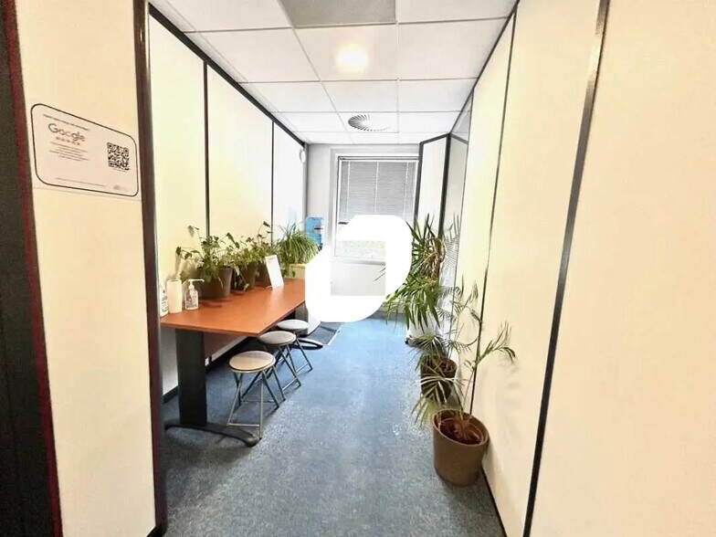 Bureau dans Villepinte à louer - Photo de l’immeuble – Image 2 sur 3