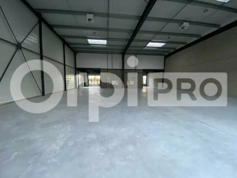 Local d'activités dans Villebon-sur-Yvette à vendre - Photo de l’immeuble – Image 1 sur 5