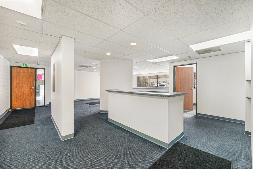 6909 S Holly Cir, Centennial, CO à louer - Photo intérieure – Image 2 sur 49