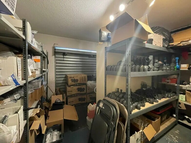 Local commercial dans Antibes à louer - Photo de l’immeuble – Image 3 sur 4