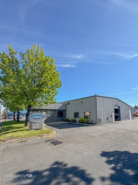850 NE 1st St, Bend, OR à louer - Photo de l’immeuble – Image 1 sur 15