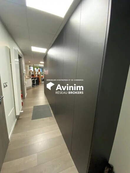 Bureau dans Grenoble à louer - Photo de l’immeuble – Image 2 sur 10