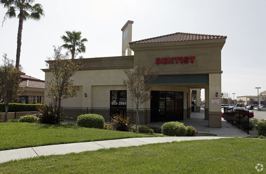 7337 East Ave, Fontana, CA à vendre - Photo de l’immeuble – Image 2 sur 2