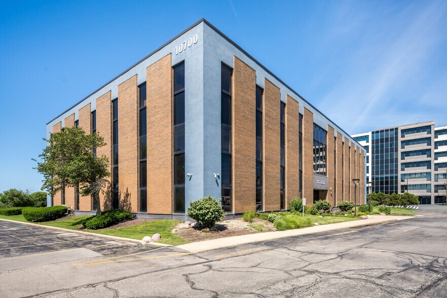 10700 W Higgins Rd, Rosemont, IL à vendre - Photo de l’immeuble – Image 2 sur 122