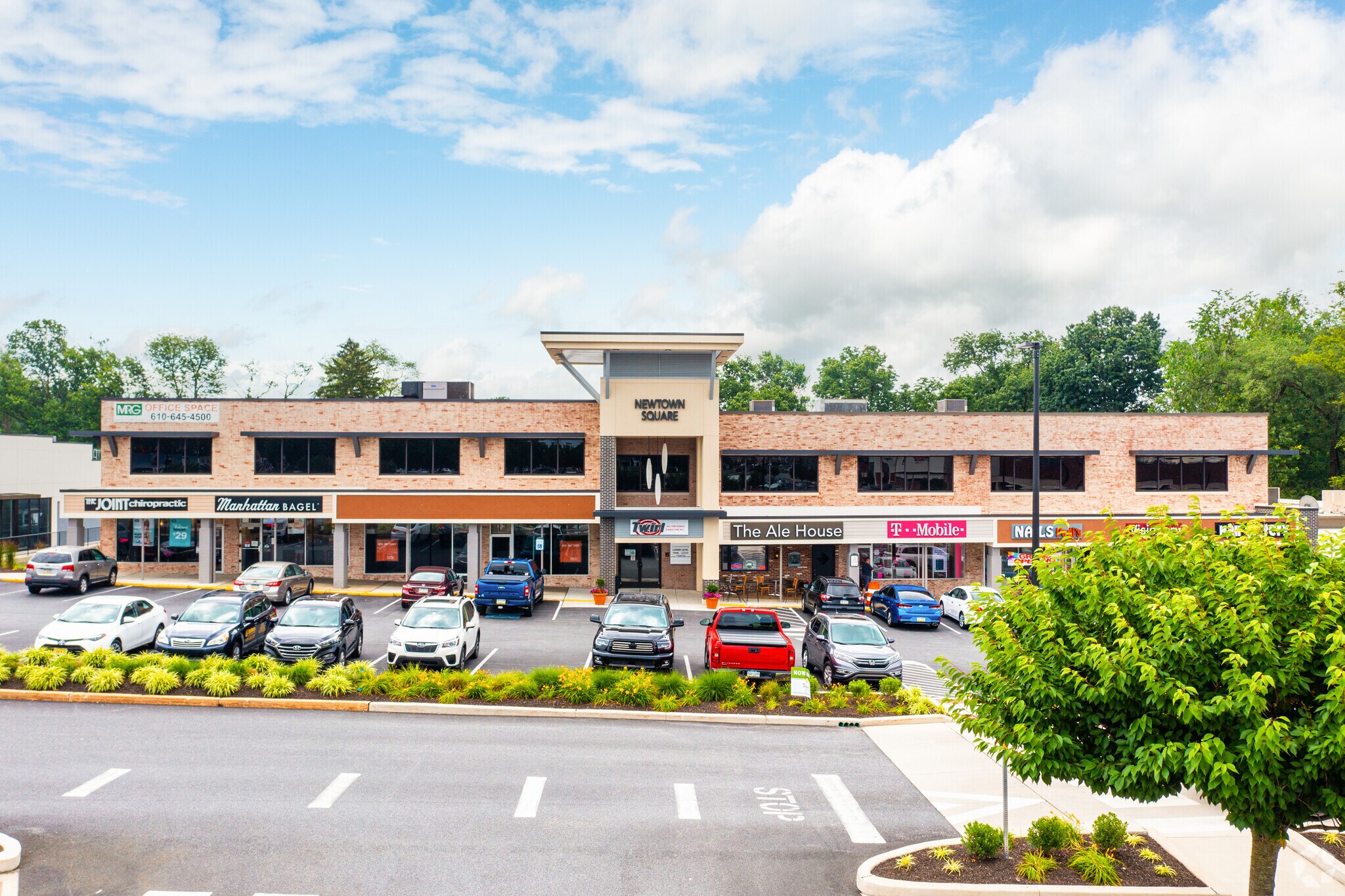 3544 West Chester Pike, Newtown Square, PA à louer Photo de l’immeuble– Image 1 sur 11