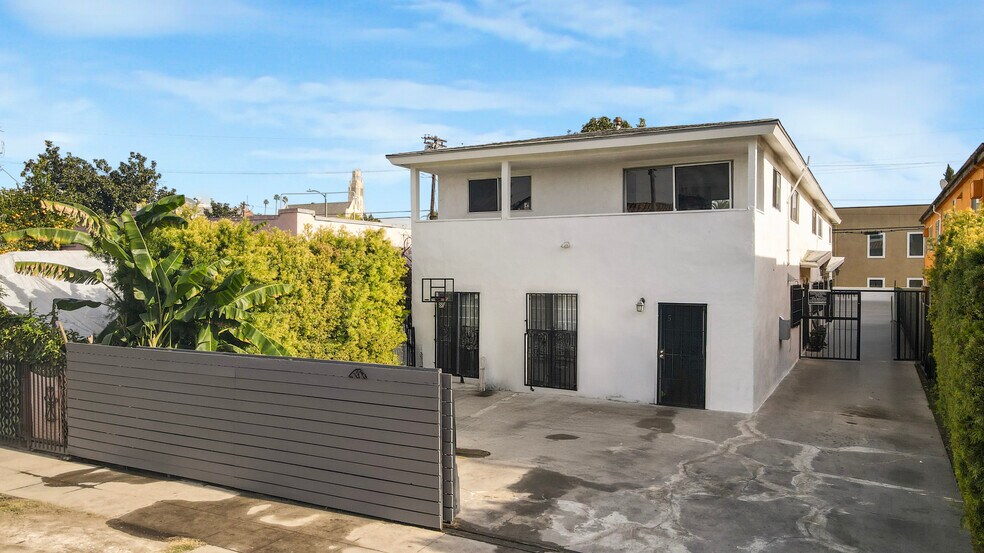 2806 S Norton Ave, Los Angeles, CA à vendre - Photo de l’immeuble – Image 2 sur 20
