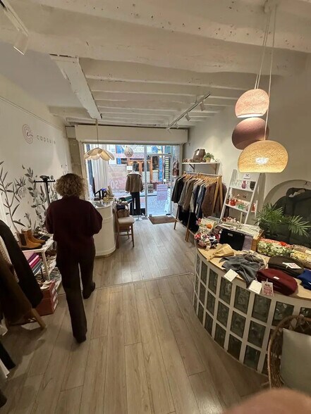 Local commercial dans Paris à louer - Photo intérieure – Image 2 sur 3