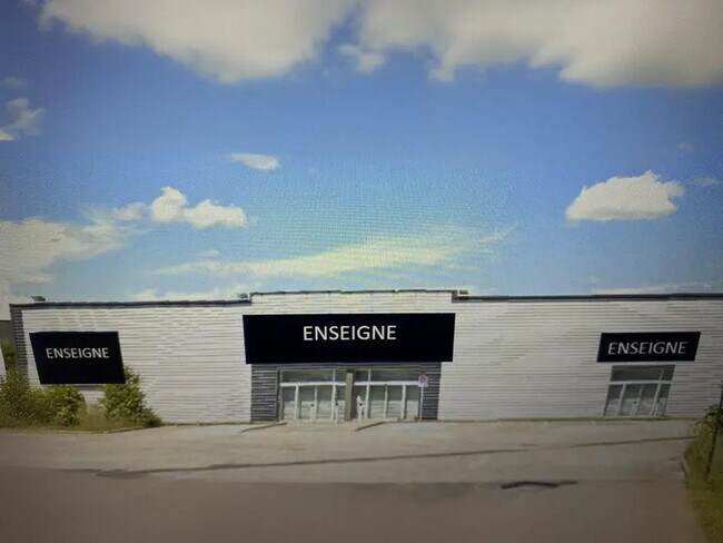Plus de détails pour 43 Avenue Des Allobroges, Romans-sur-Isère - Local commercial à louer