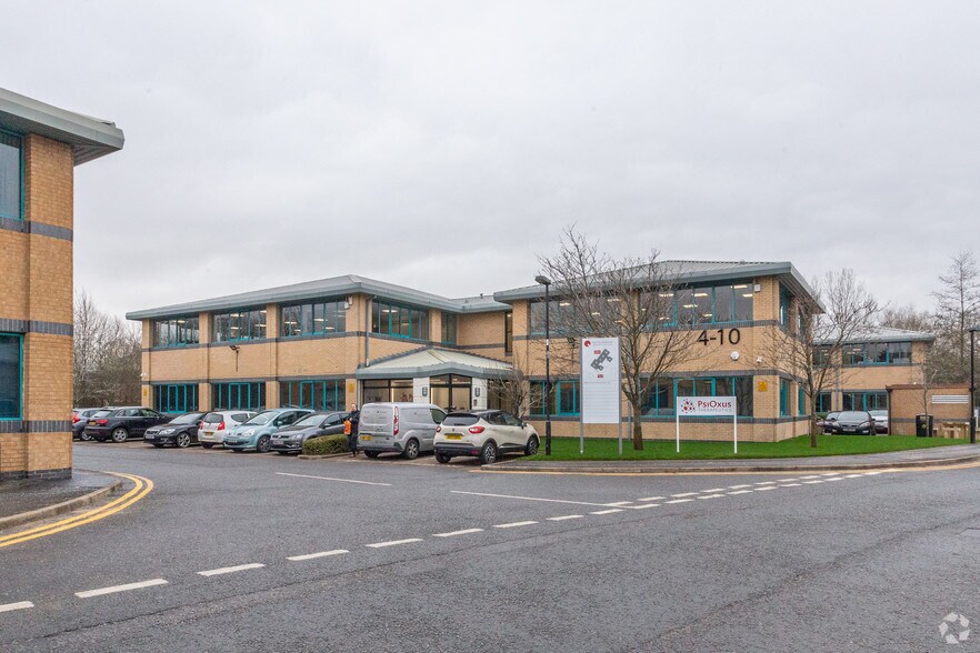 4-10 The Quadrant, Abingdon à louer - Photo principale – Image 1 sur 13