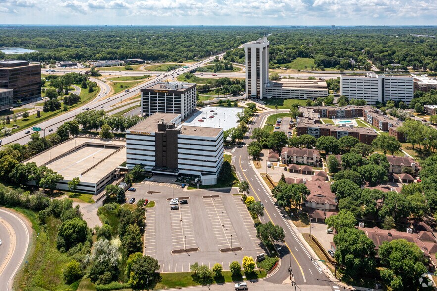 600 Highway 169 S, Saint Louis Park, MN à louer - Photo principale – Image 1 sur 11
