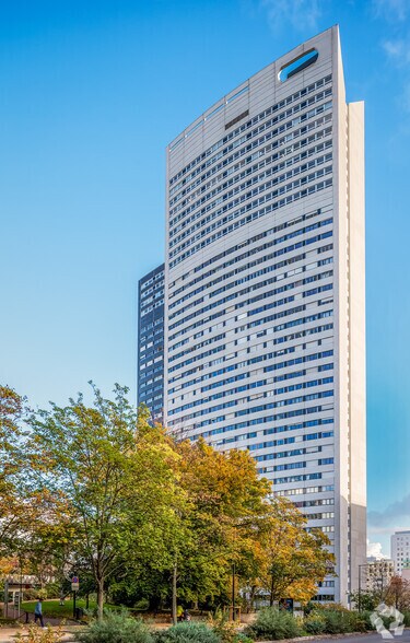 20 Ter Rue De Bezons, Courbevoie à louer - Photo de l’immeuble – Image 2 sur 5