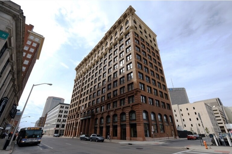 8 E Long St, Columbus, OH à louer - Photo de l’immeuble – Image 1 sur 1