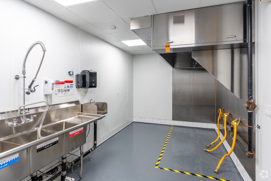 356 Devoe St, Brooklyn, NY à louer - Photo intérieure – Image 3 sur 14