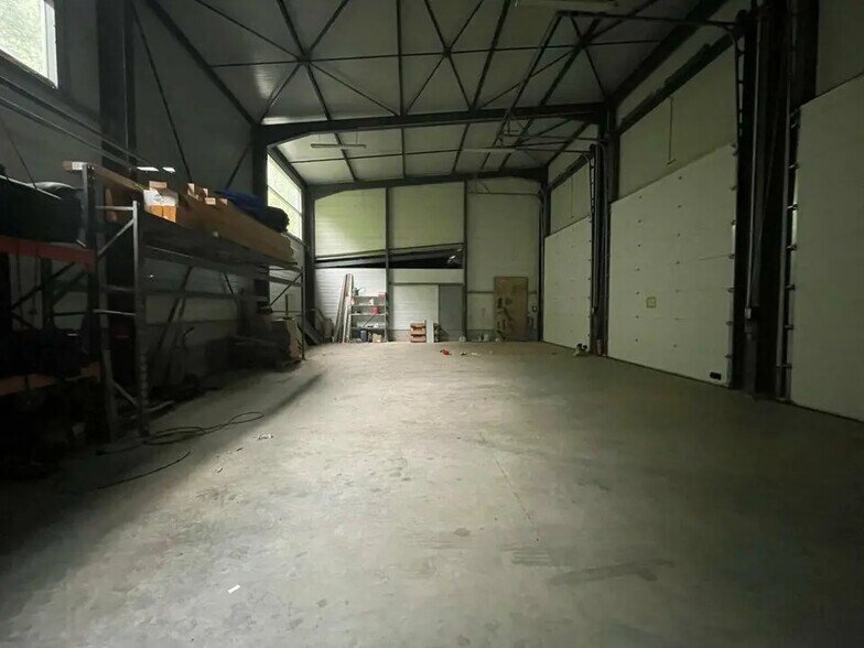 Local d’activités dans Domarin à louer - Photo de l’immeuble – Image 3 sur 16