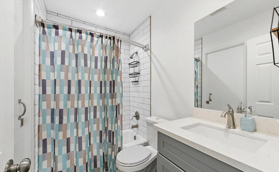 1206 Gladys Ave, Long Beach, CA à vendre - Photo de l’immeuble – Image 3 sur 9