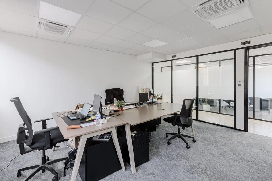 Bureau dans Boulogne-Billancourt à louer - Photo de l’immeuble – Image 2 sur 13