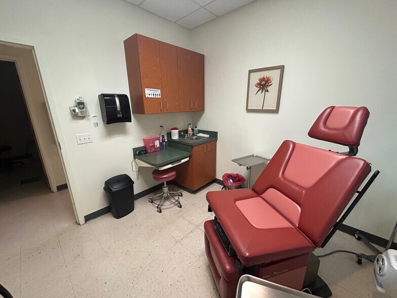 128 NW 137th Dr, Jonesville, FL à louer - Photo de l’immeuble – Image 3 sur 7