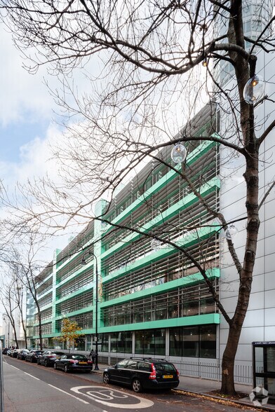 13-17 Fitzroy St, Londres à louer - Photo de l’immeuble – Image 3 sur 11