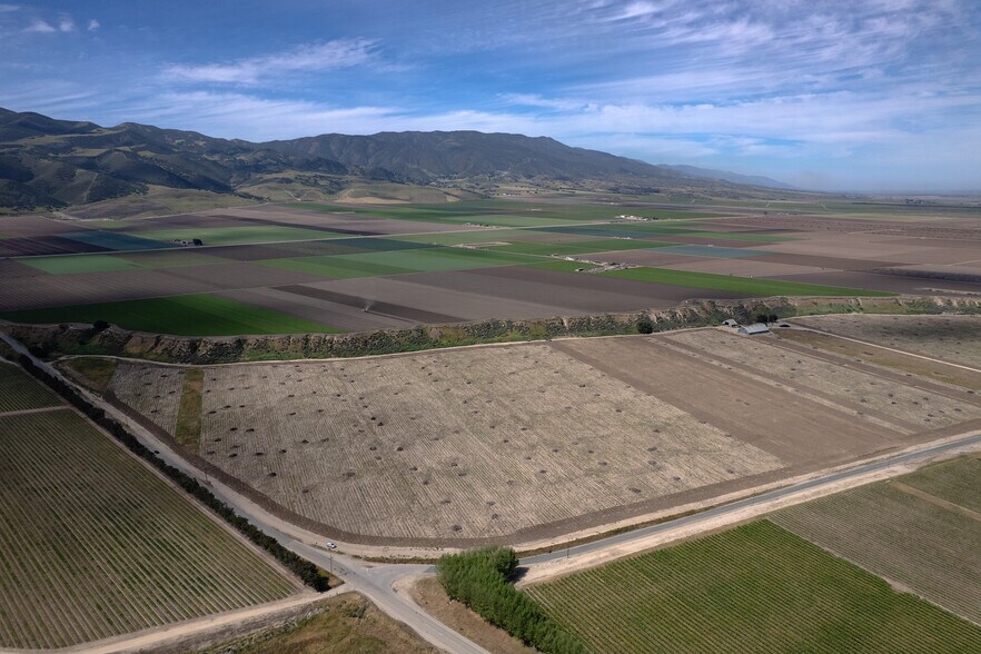 41460 Los Coches Rd, Soledad, CA à vendre - Photo principale – Image 1 sur 11