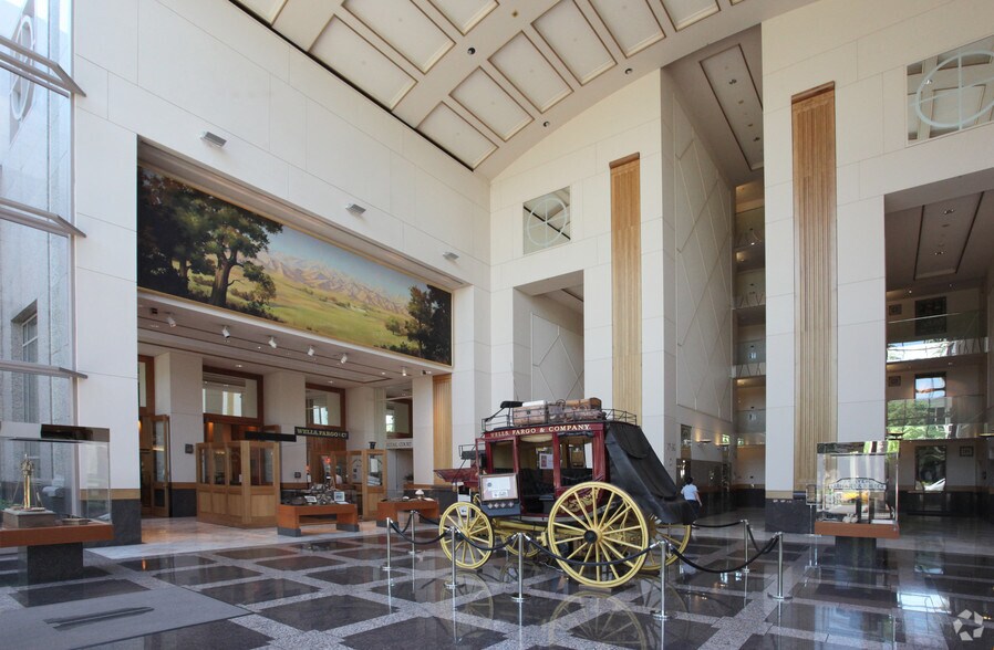 400 Capitol Mall, Sacramento, CA à louer - Hall d’entrée – Image 3 sur 11