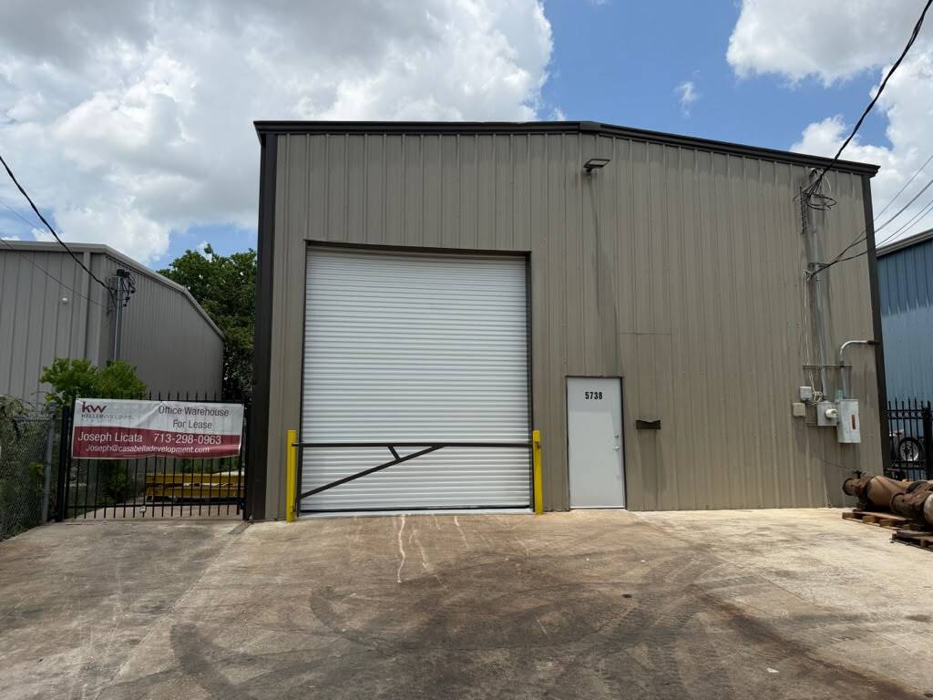 5738 Hogue St, Houston, TX à louer Photo de l’immeuble– Image 1 sur 10