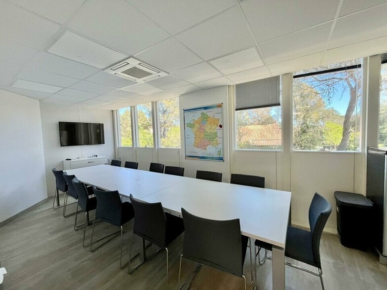 Bureau dans Saint-Raphaël à louer - Photo intérieure – Image 3 sur 4