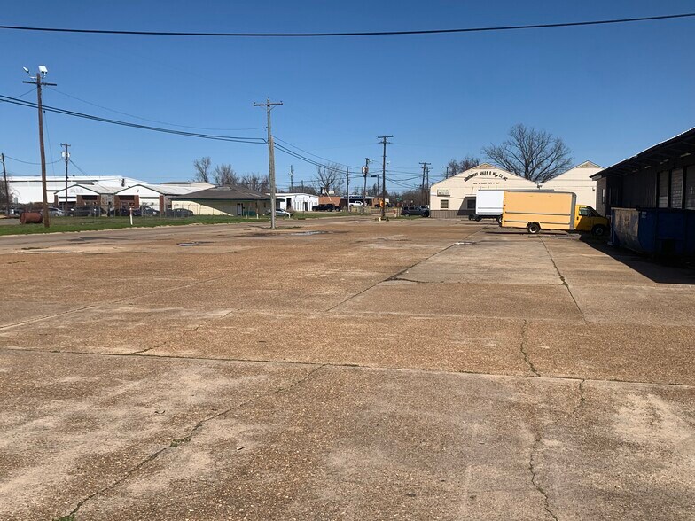 121 Kansas City Ave, Shreveport, LA à louer - Photo de l’immeuble – Image 3 sur 11