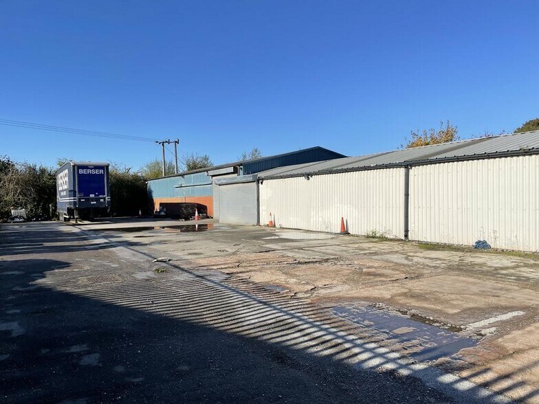 Unit 15 Turner Cres, Newcastle Under Lyme à louer - Photo de l’immeuble – Image 3 sur 7