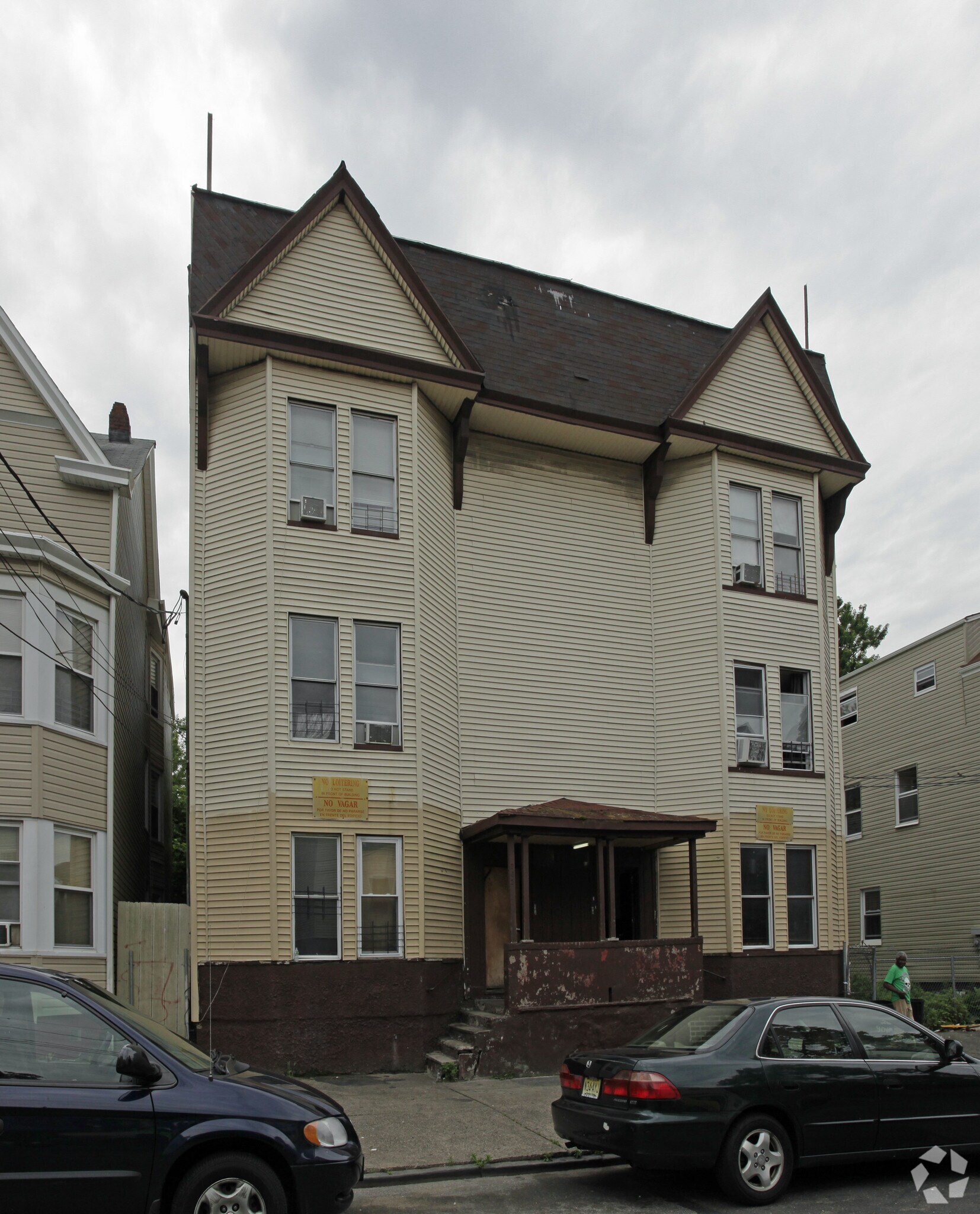 200-202 Governor St, Paterson, NJ à vendre Photo principale– Image 1 sur 3