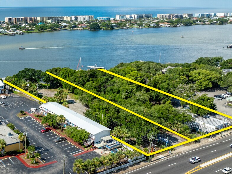 42 Miracle Strip Pky SE, Fort Walton Beach, FL à vendre - Photo de l’immeuble – Image 2 sur 6