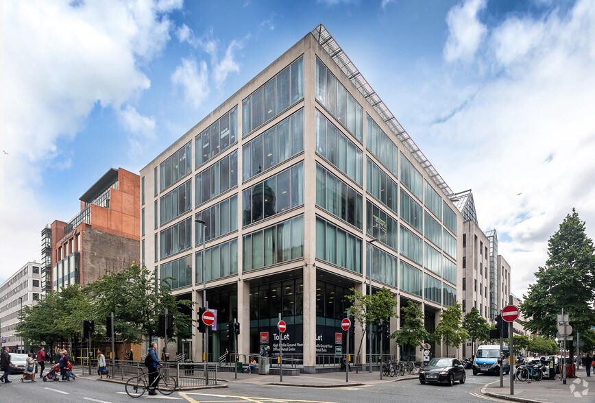6-9 Donegall Sq S, Belfast à louer - Photo de l’immeuble – Image 3 sur 3