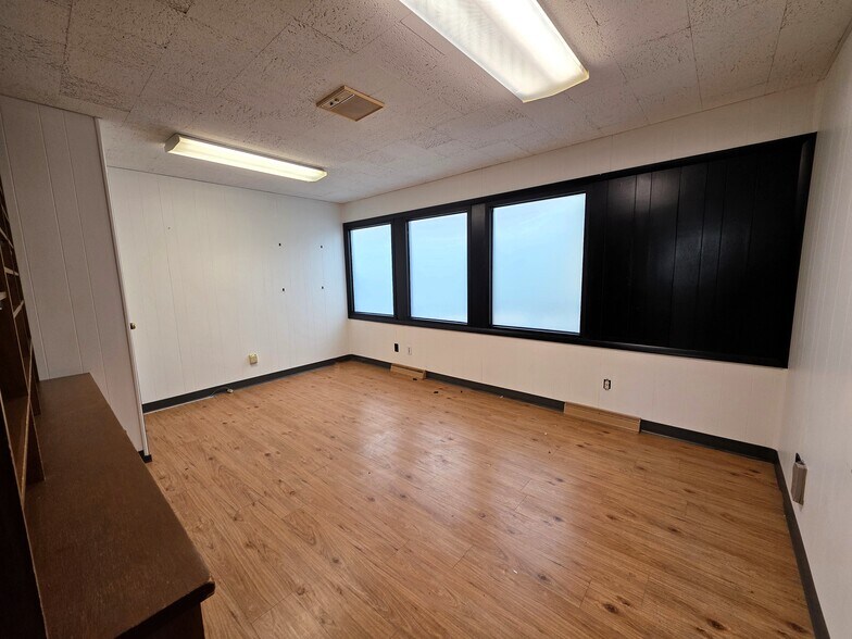 3021 N Oakland Ave, Decatur, IL à vendre - Photo intérieure – Image 2 sur 4