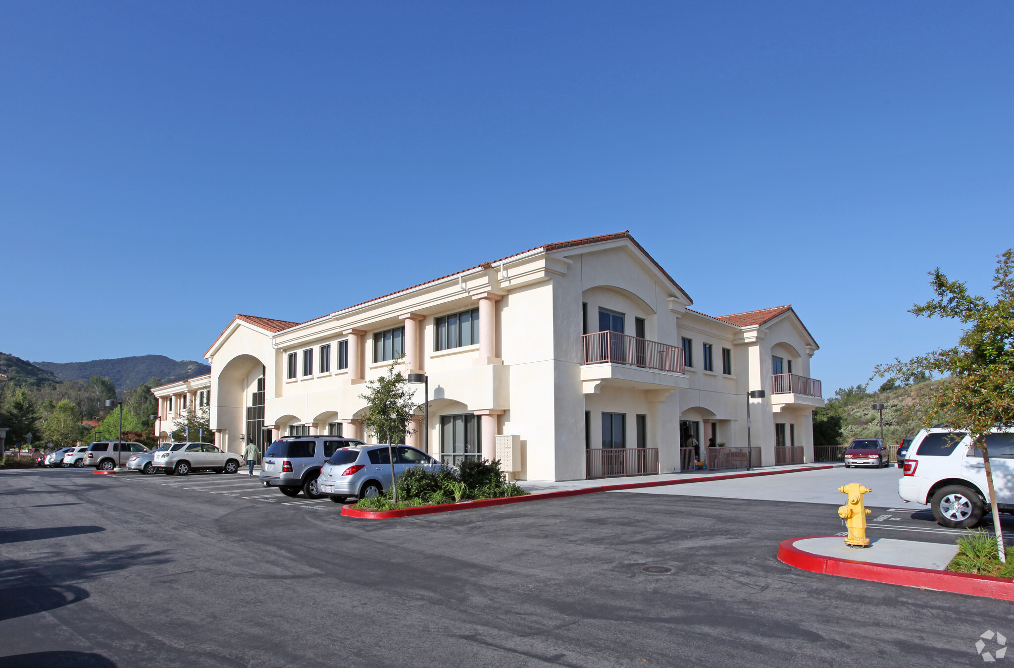 425 Haaland Dr, Thousand Oaks, CA à louer Photo principale– Image 1 sur 3