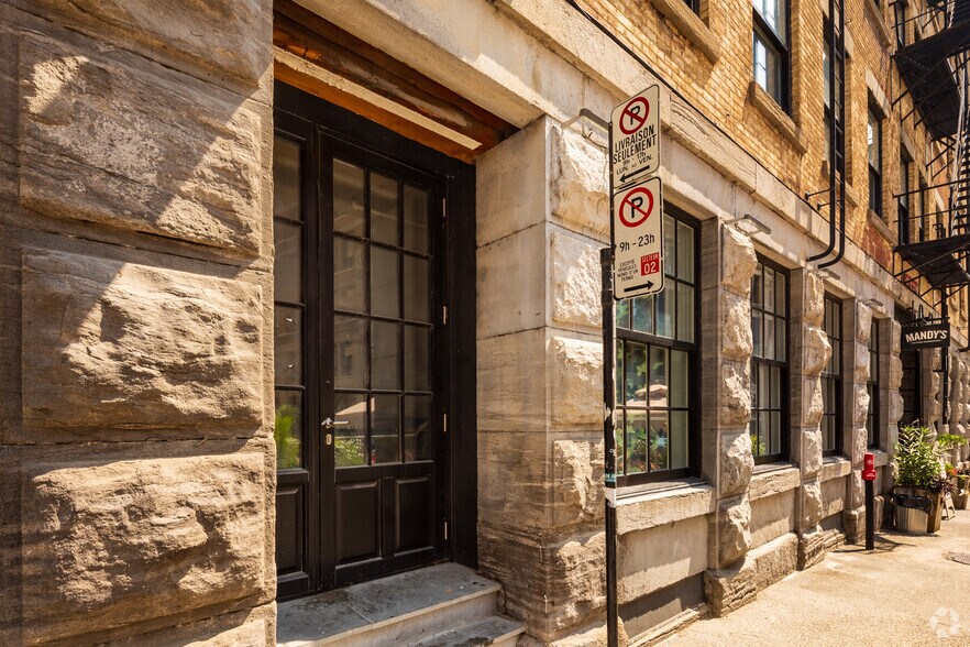 423 Rue Saint-Nicolas, Montréal, QC à louer - Photo de l’immeuble – Image 3 sur 4