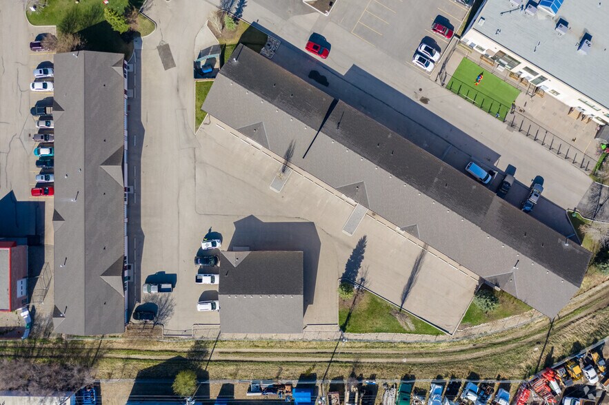109 Stockton Pt, Okotoks, AB à louer - Aérien – Image 3 sur 10