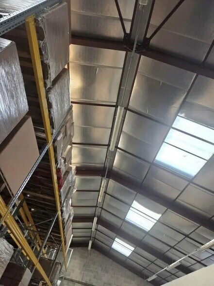 Industriel/Logistique dans Craponne à louer - Photo intérieure – Image 3 sur 7