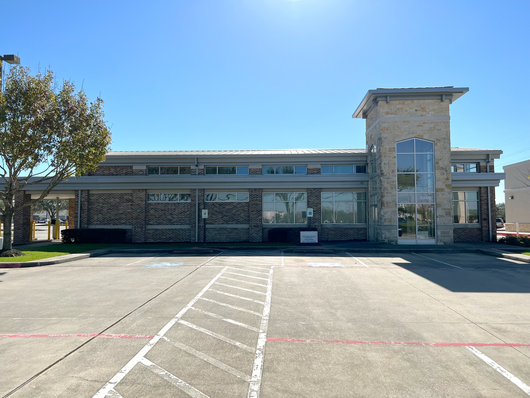 5940 Fairmont Pky, Pasadena, TX à vendre Photo de l’immeuble– Image 1 sur 6