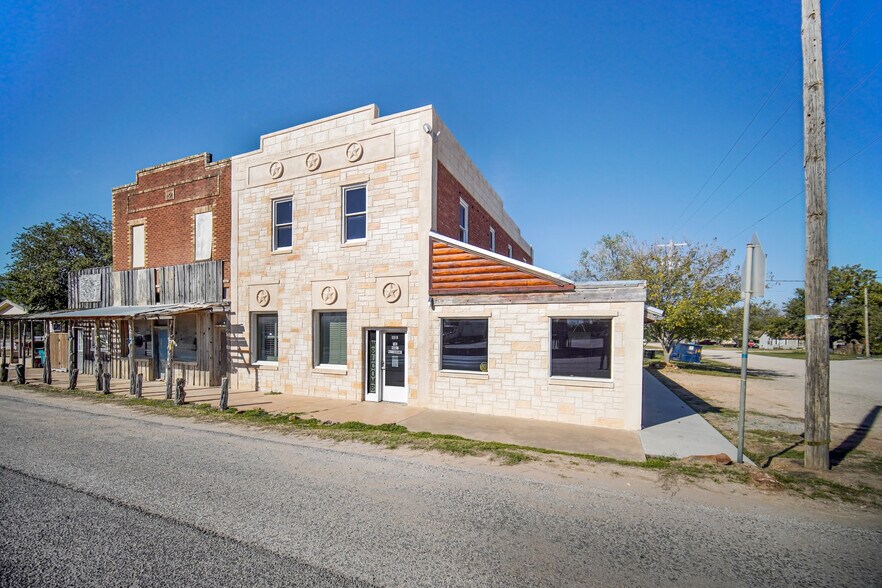 111 E Dempsey St, Bryson, TX à louer - Photo de l’immeuble – Image 3 sur 38