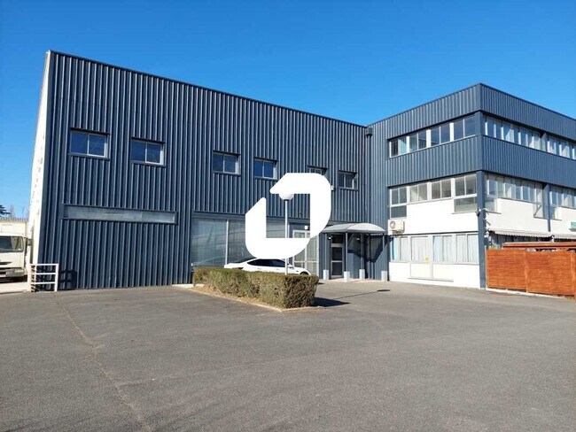 Plus de détails pour Bureau, Industriel/Logistique à louer