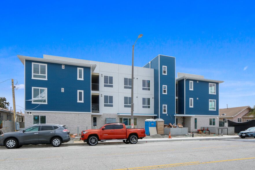516 N Fries Ave, Wilmington, CA à vendre - Photo de l’immeuble – Image 2 sur 24