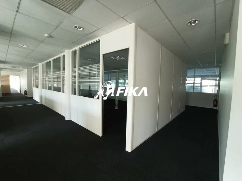 Bureau dans Labège à louer - Photo de l’immeuble – Image 3 sur 8